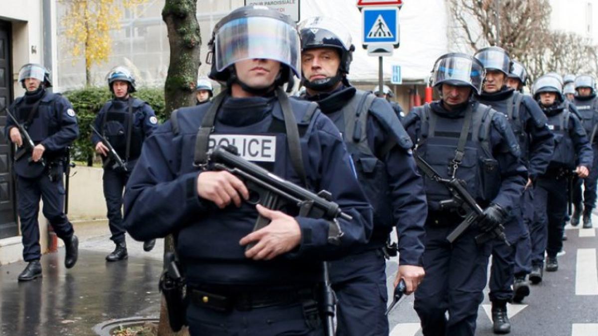 politie_paris_poza_buna_92521400_00907600