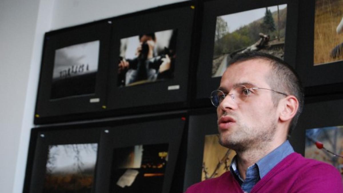 adelin_petrisor_8_19249600