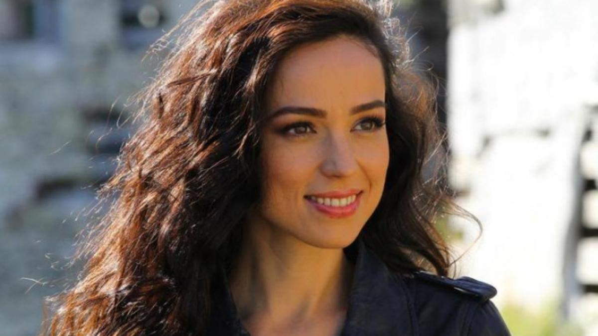 olivia_steer_86344900