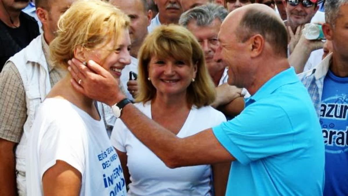 ioana_alaprc-ccprc-86turi_de_tataprc-ccprc-86l_ei_presprc-ccprc-a7edintele_traian_baprc-ccprc-86sescu_53710300