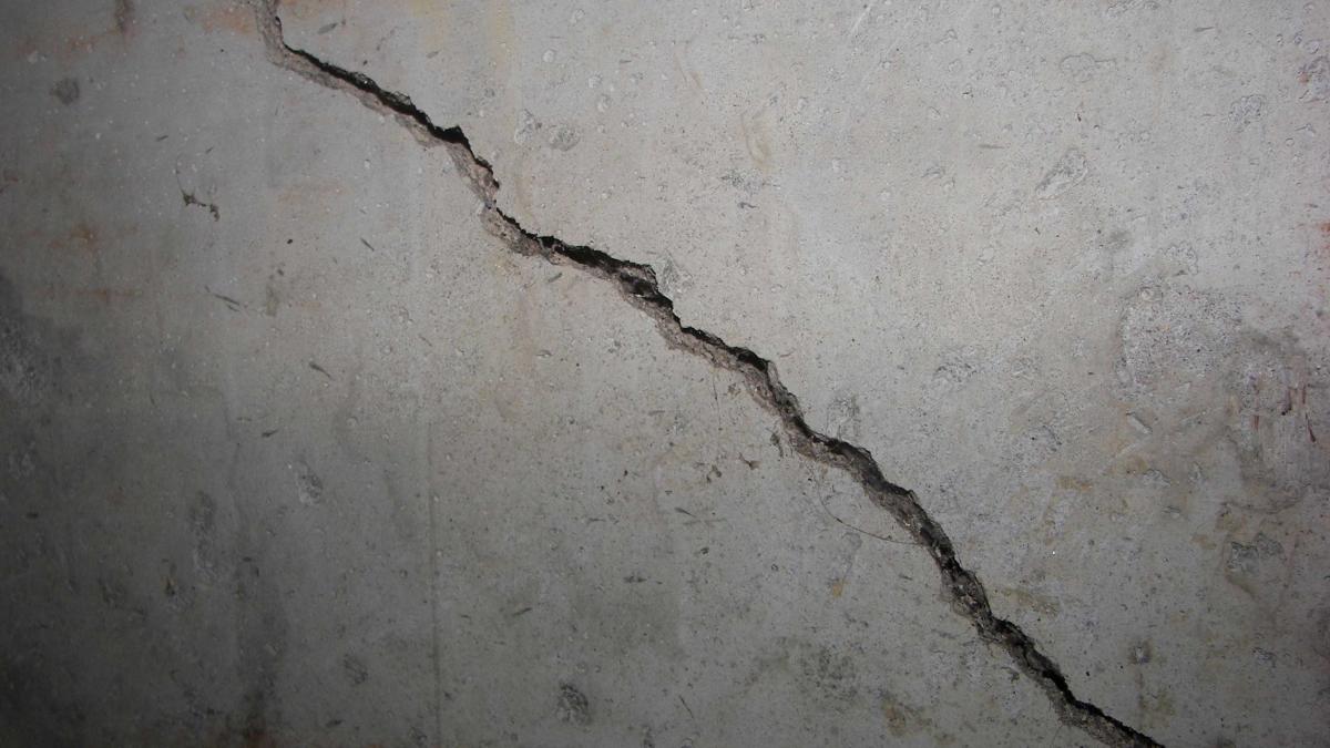 fisura_perete_62063400