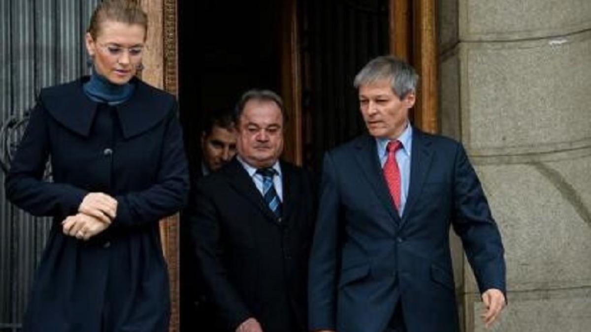 ciolos_santajat_de_gorghiu_asta_cere_strada_13462700