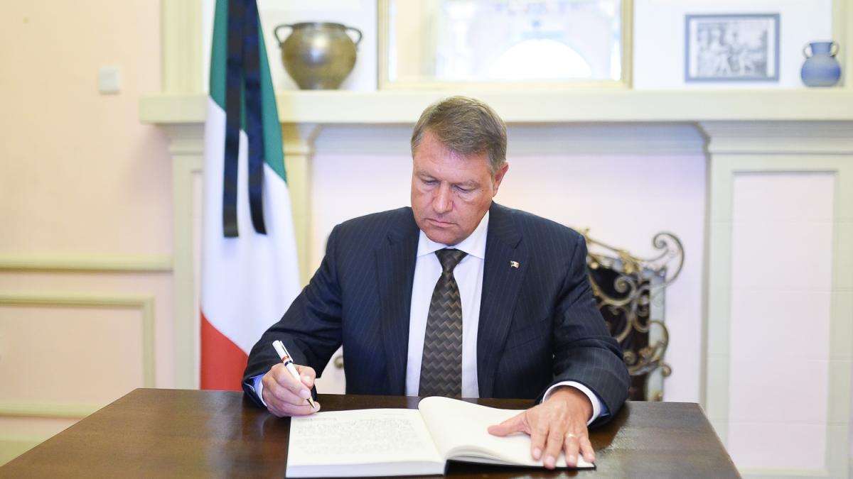 original_semnare_in_cartea_de_condoleante_deschisa_la_ambasada_italiei_29_aug_2016_2_47103700