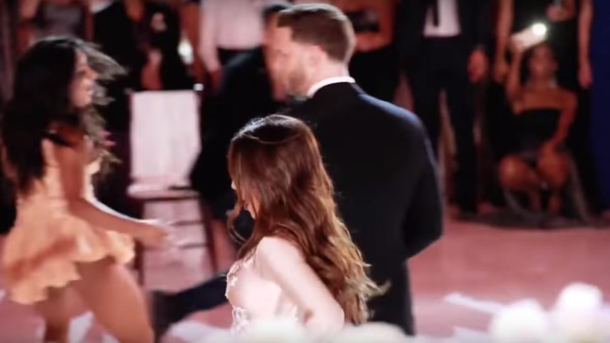 moment inedit la nunta unei cunoscute actri e invita ii confunzi video