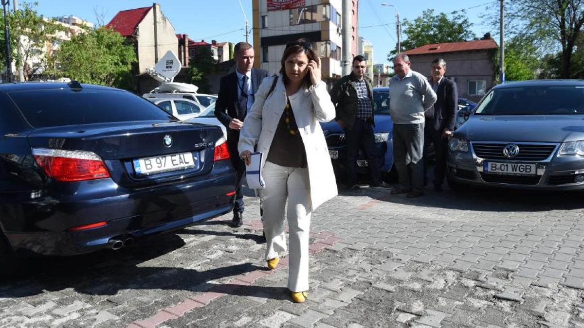 raluca_pruna_33890000