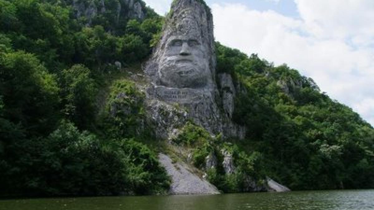 statuia_decebal3_61141600