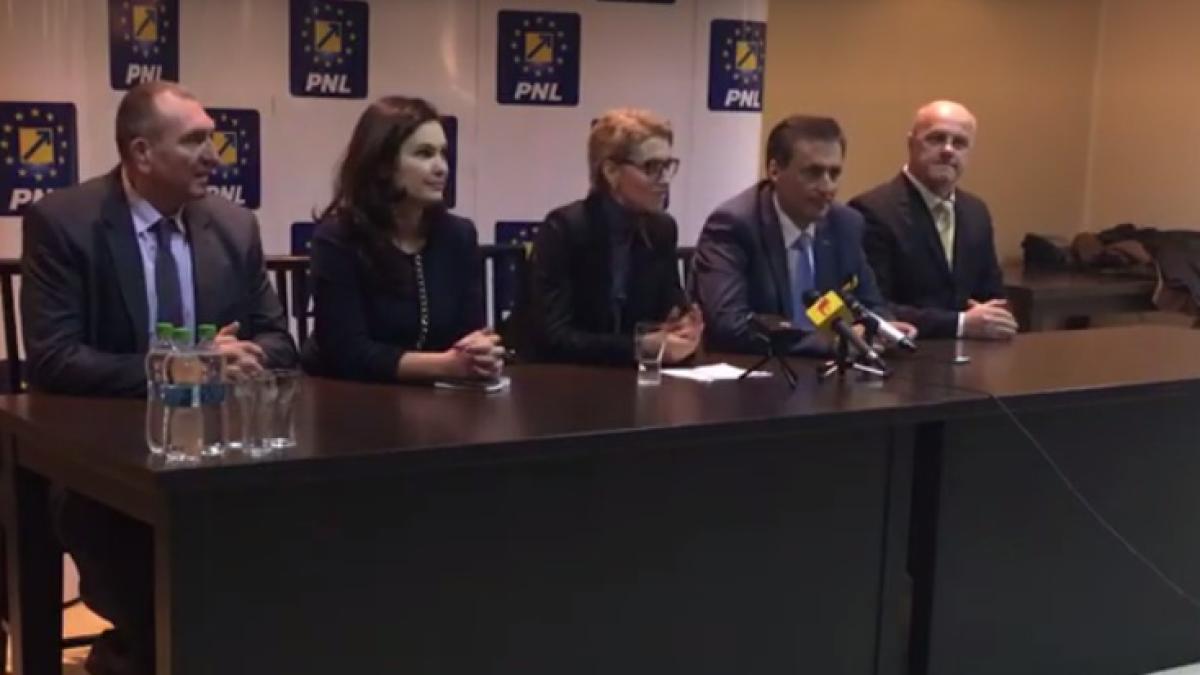 alina_gorghiu__caras_severin_82124000