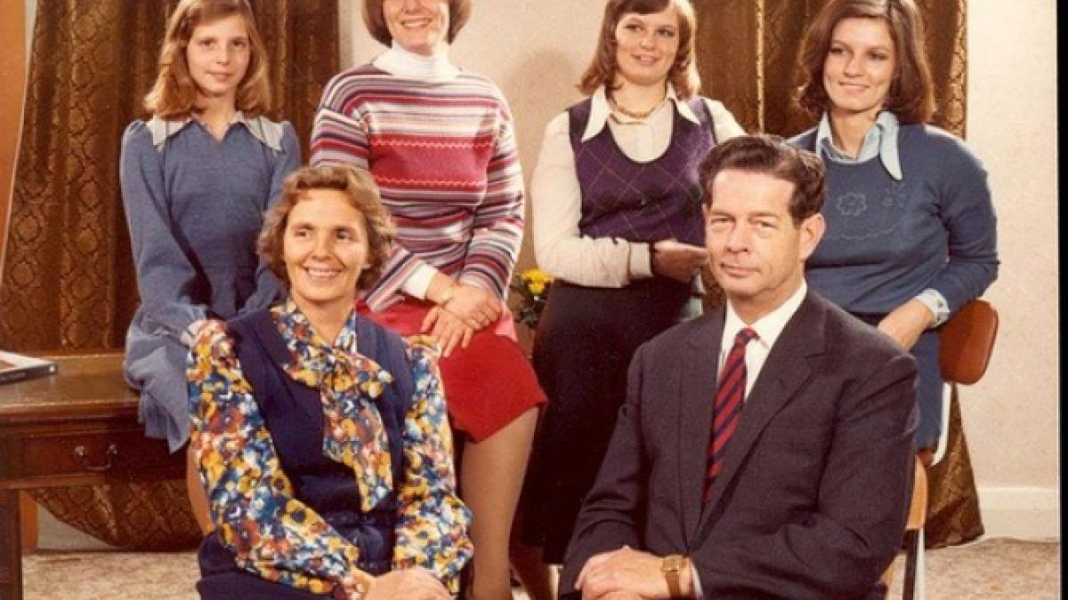 familia_regala_75457600_1_56728000