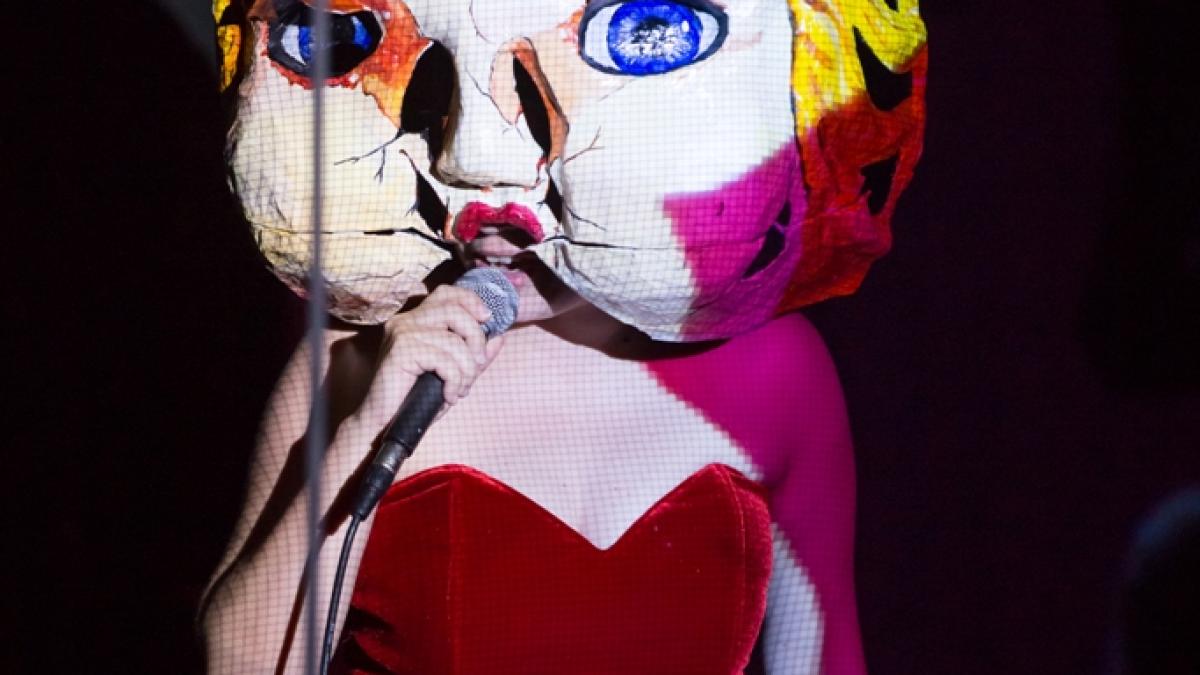 11_18_16_me_a_dollhouse_1103_56963300