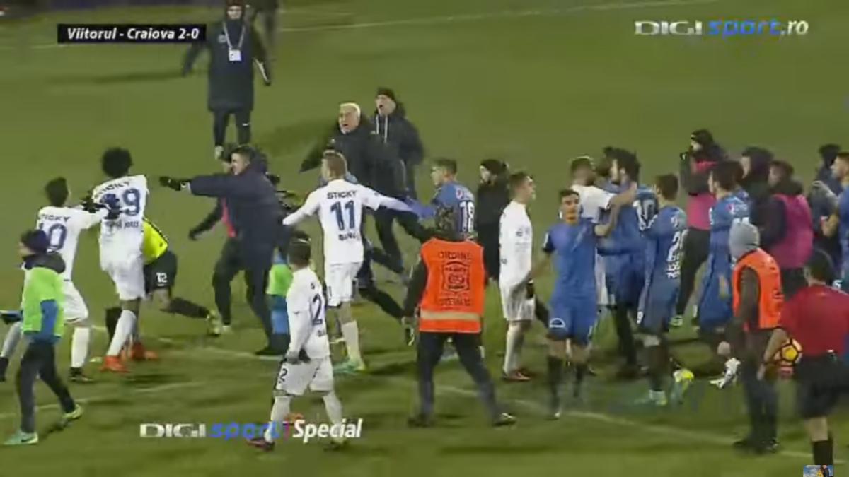 bataie dupa viitorul craiova hagi bruscat de olteni video