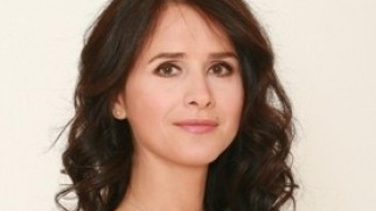 madalinamanole6-1-e1279085699956