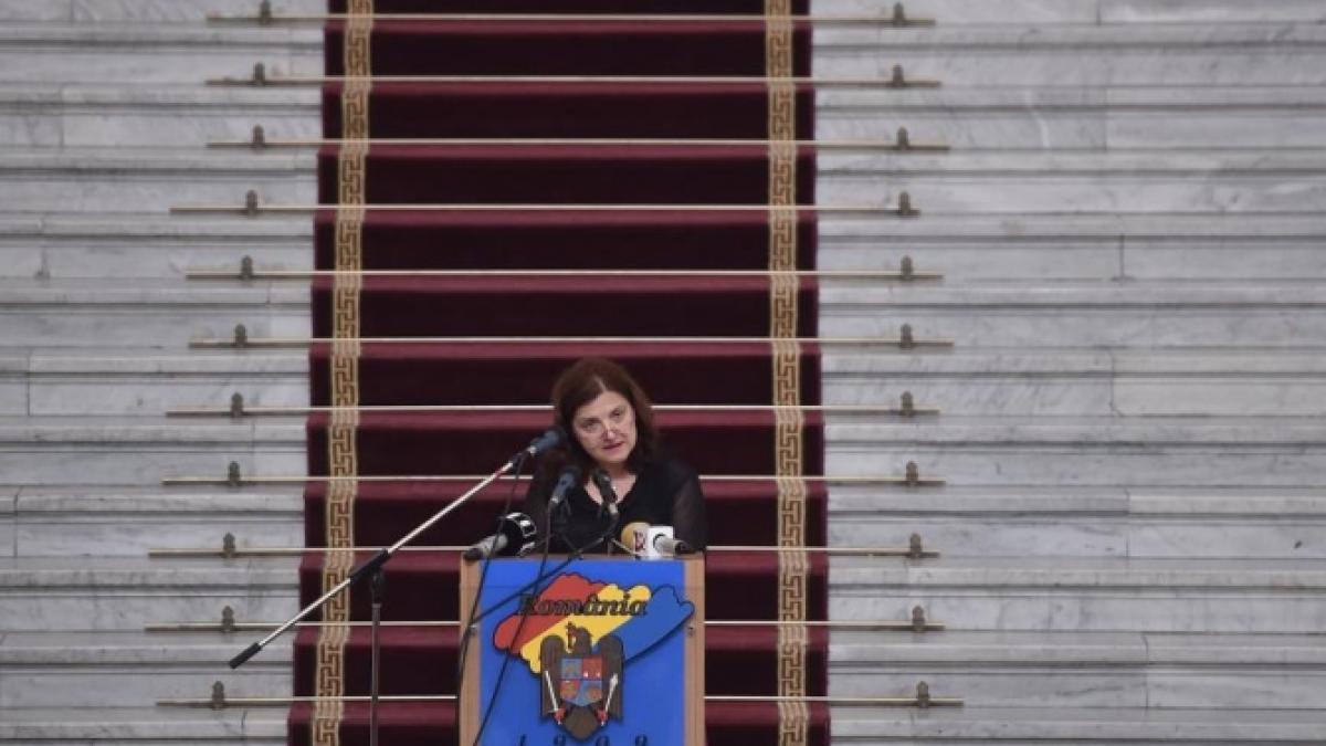 raluca_pruna_roz_61296500_94886900