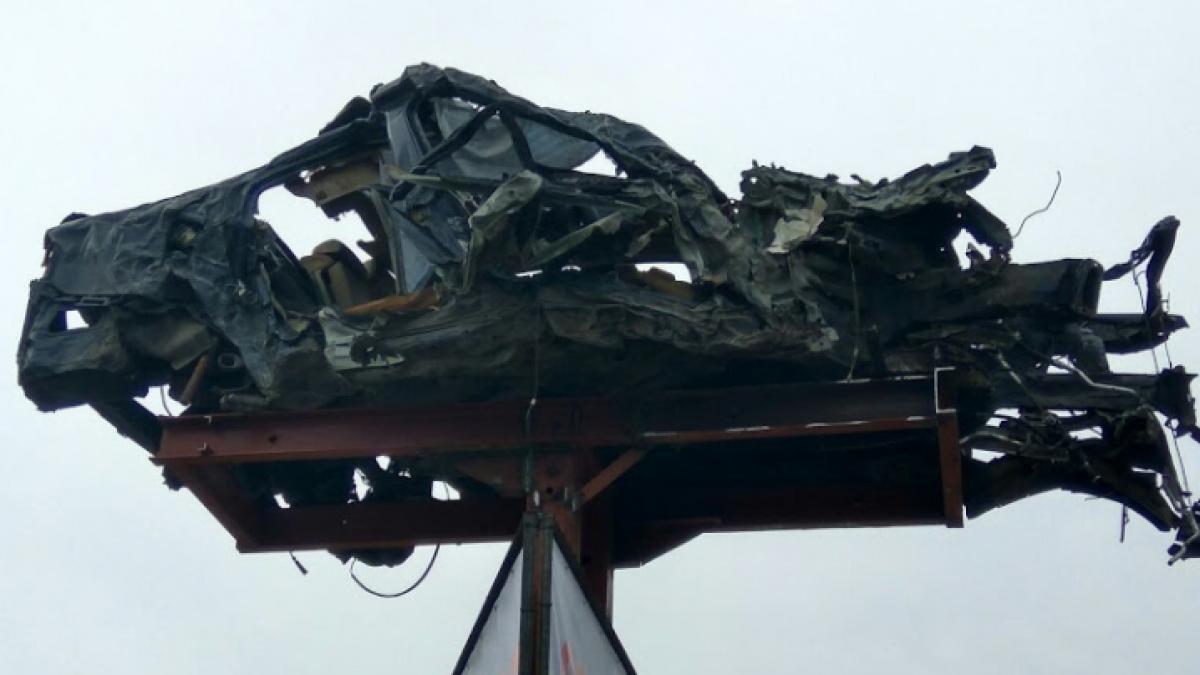 masina_pe_stalp_33554200