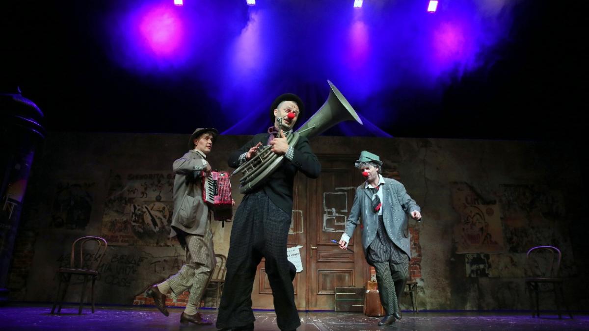 angajare_clovn_3899_00488100