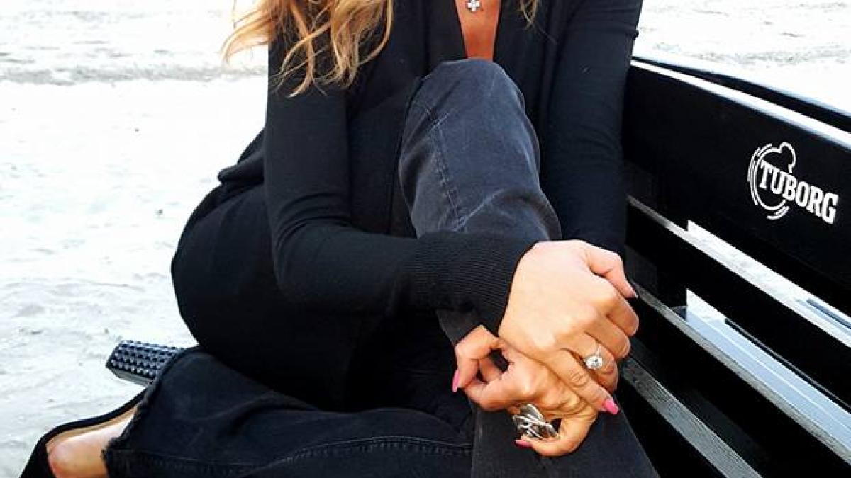 anca_turcasiu_22988900