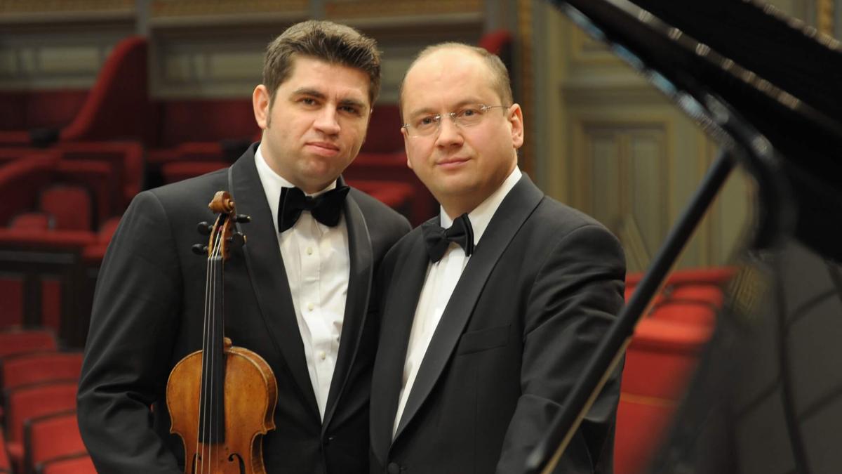 remus_azoitei_eduard_stan_dcnews_28218200