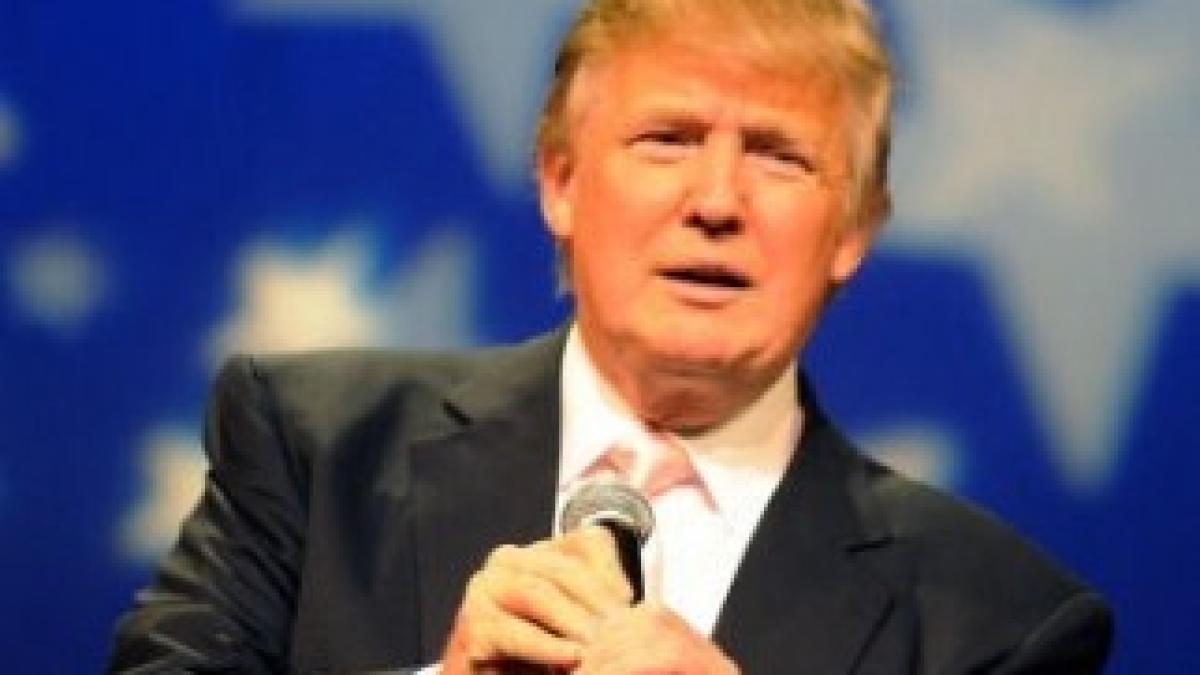 donald-trump-microfon