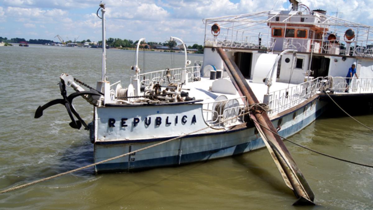 nava_republica_ciocnire_93140400