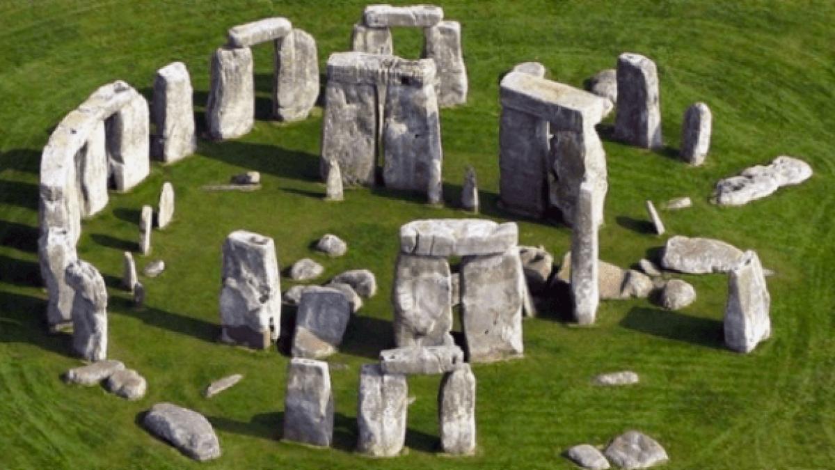 stonehenge_dcnews_27911200