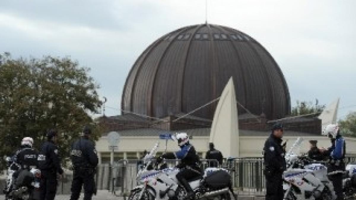 franta-o-moschee-a-fost-invadata-de-extremisti-de-dreapta-173574