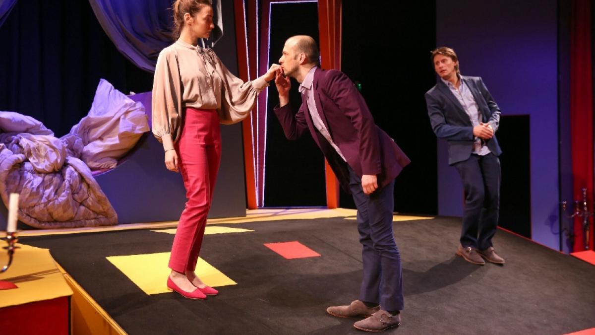 raluca_aprodu__istvan_teglas_si___marius_manole_in_crima_din_strada_lourcine_73823900