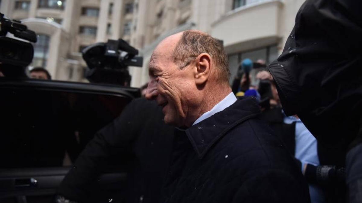 traian_basescu_06468700