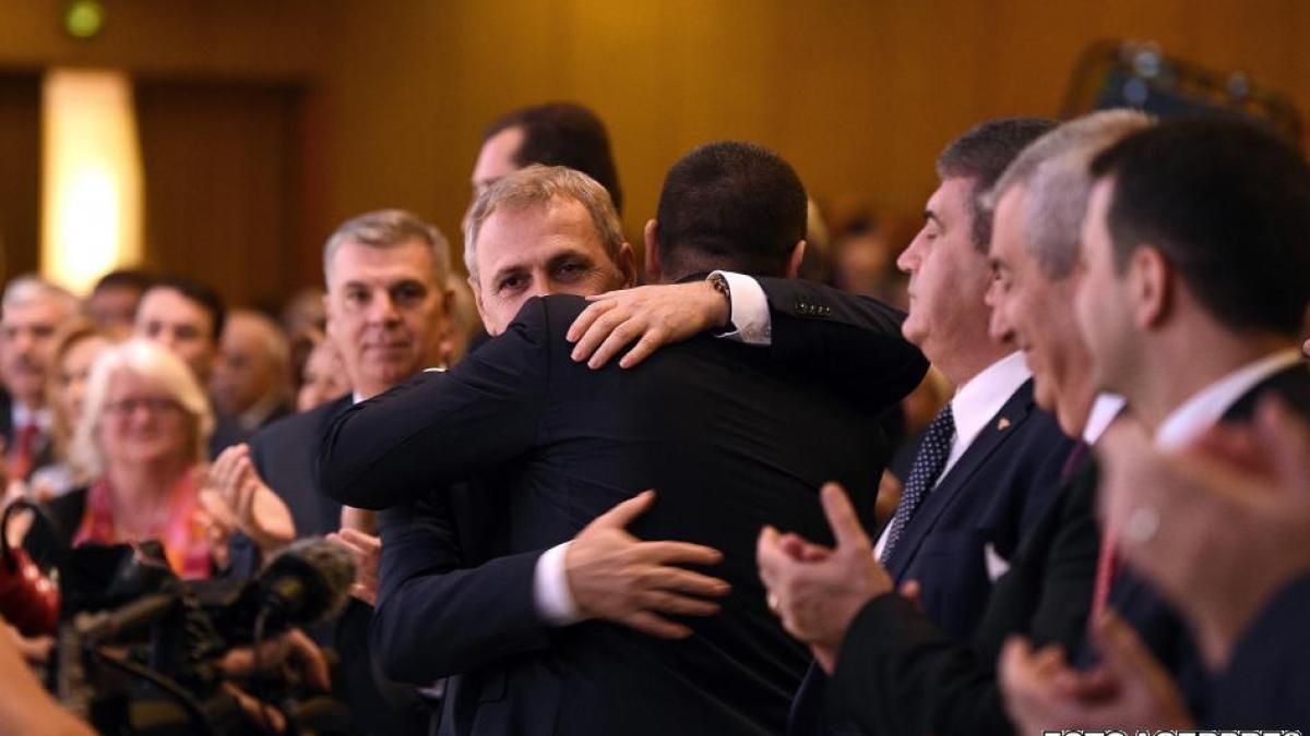 liviu_dragnea__victor_ponta_la_congresul_extraordinar_al_psd__la_sala_palatului_13197800