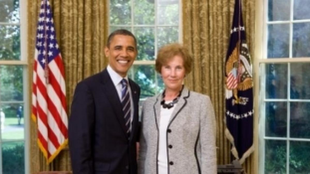 caz_socant_o_fosta_ambasadoare_in_sua_a_fost_retinuta_pe_aeroport_ce_a_fost_in_stare_sa_fure_223963_53062100