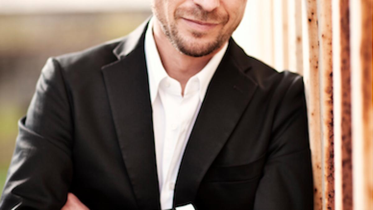 dirijorul_oliver_robe_41998800