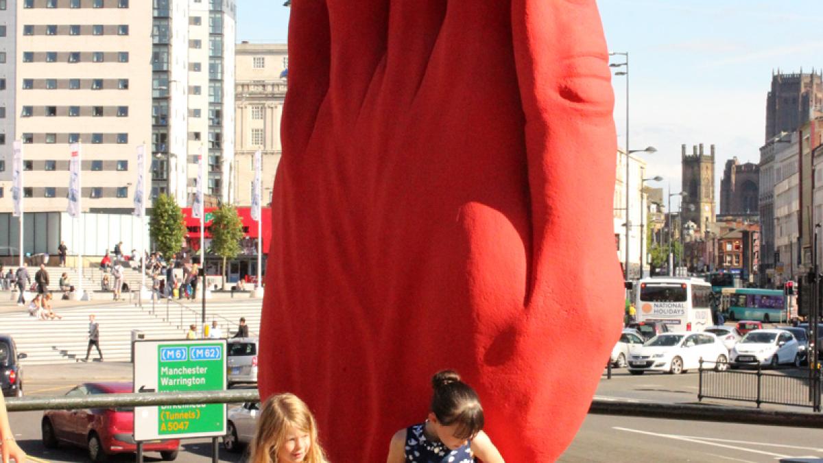 scultura_lui_bogdan_rata__plasata___la_liverpool_70971200