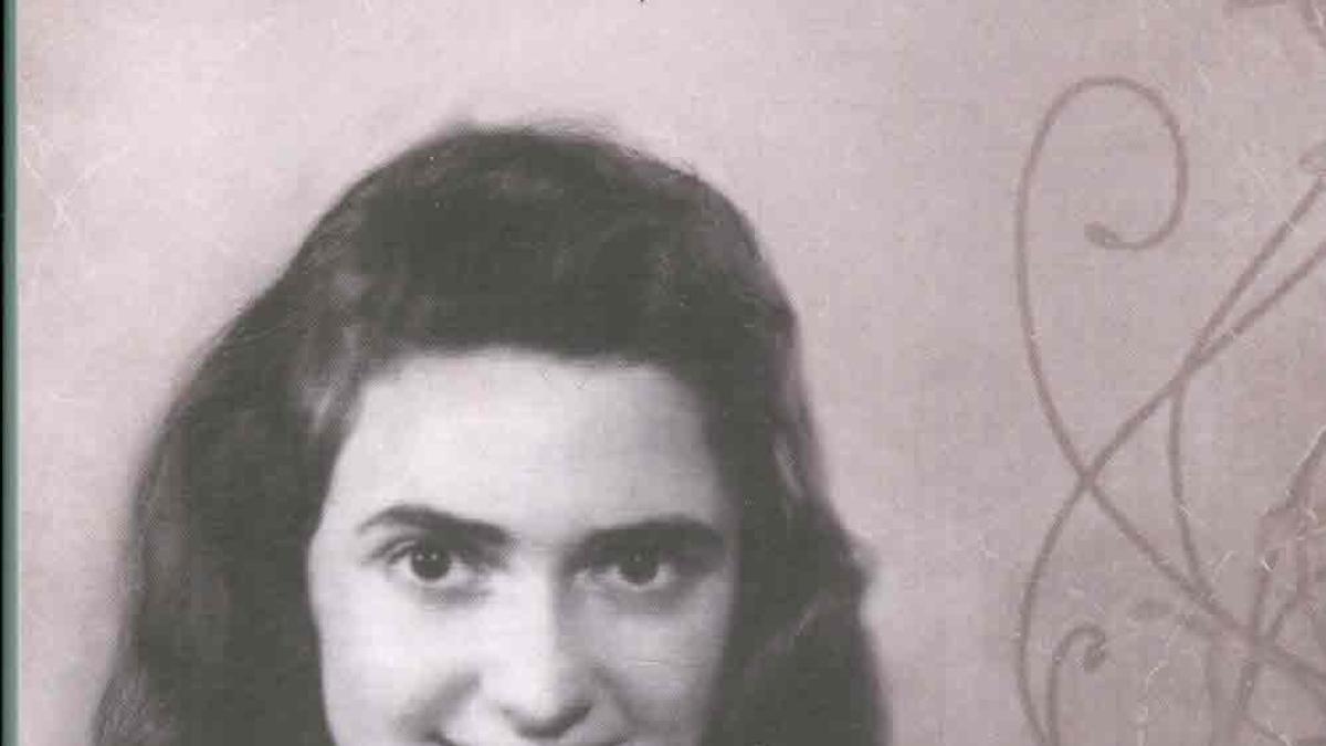 riri_sylvia_manor__bucuria_de_a_nu_fii_perfecta_memorii_bucuresti_tel_aviv_1941_2015__973_50_5439_7_785334326102_53947300