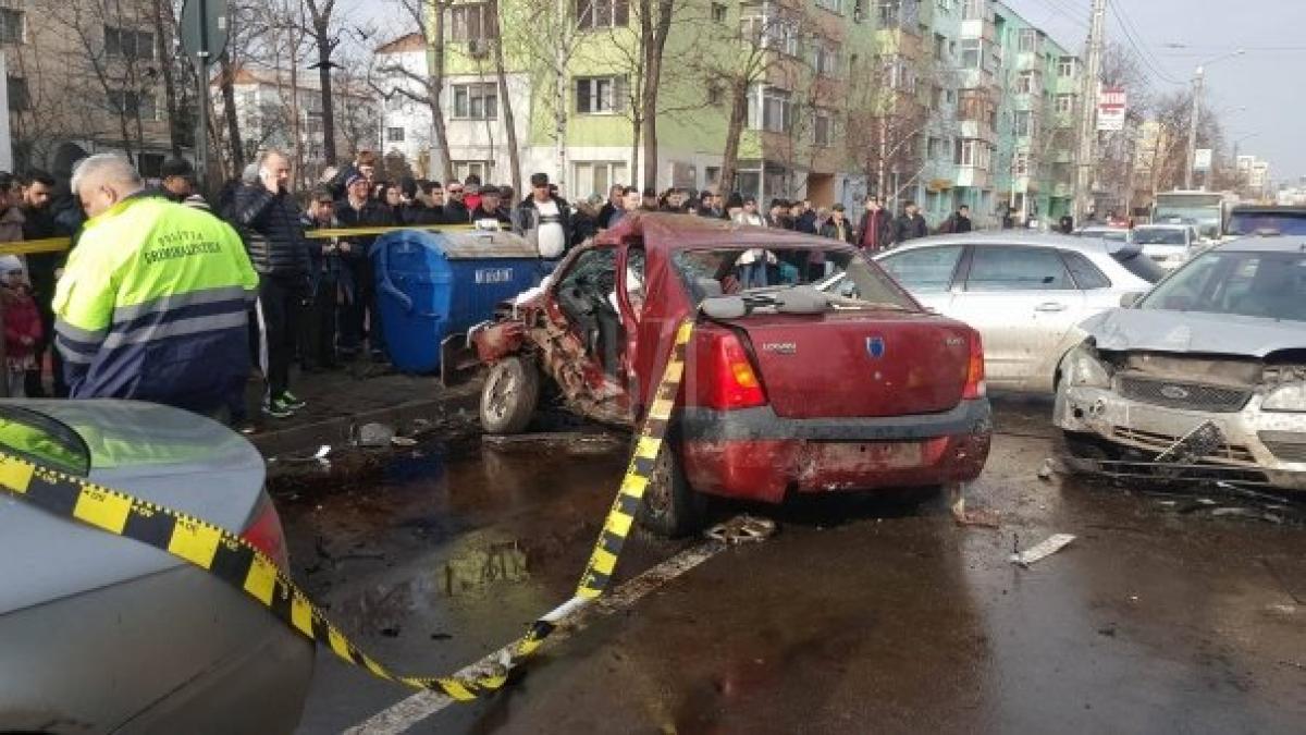 s604x0_accident_grav_in_podu_ros_15_26160500