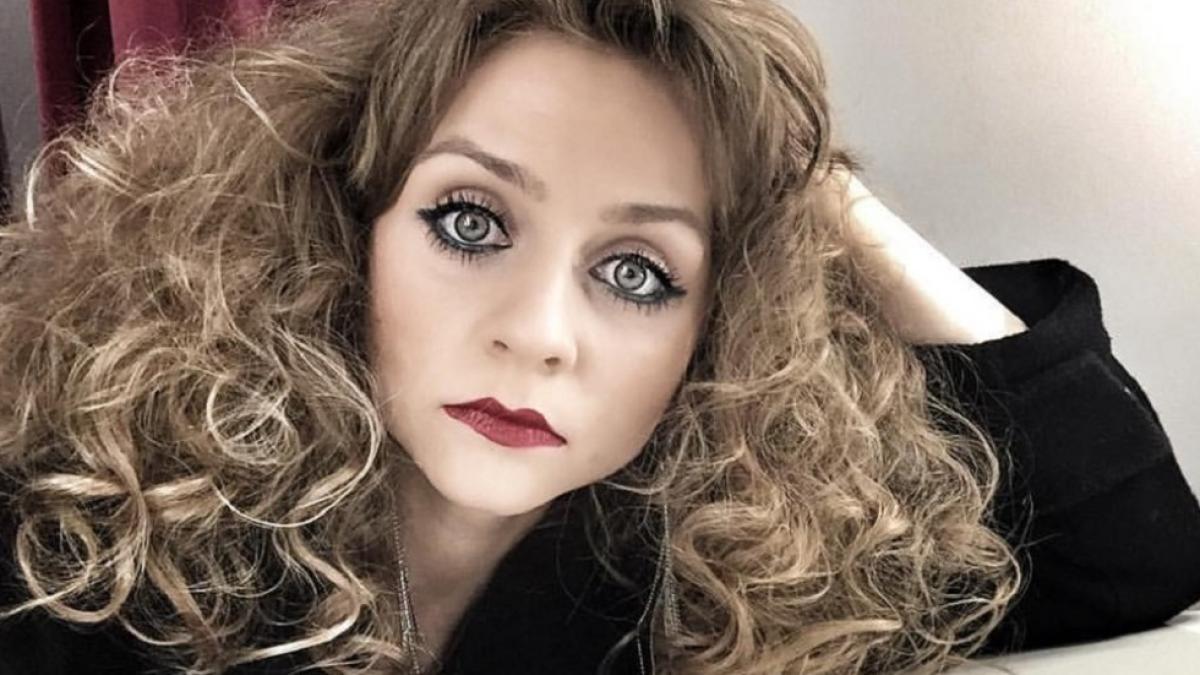 alina_petrica_53735800