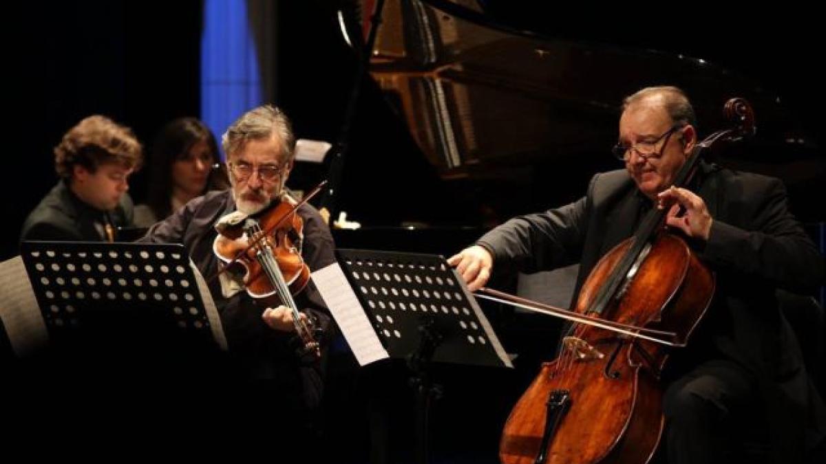 anton_niculescu_12220200