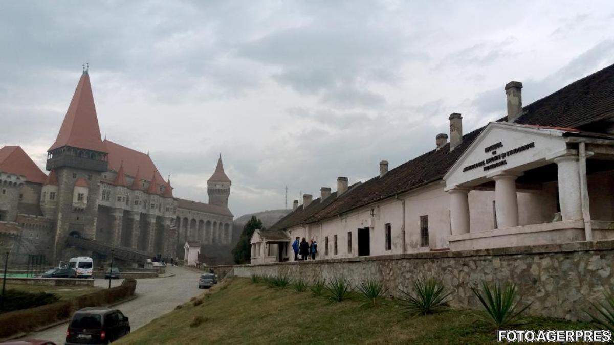 castelul_corvinilor_29967300