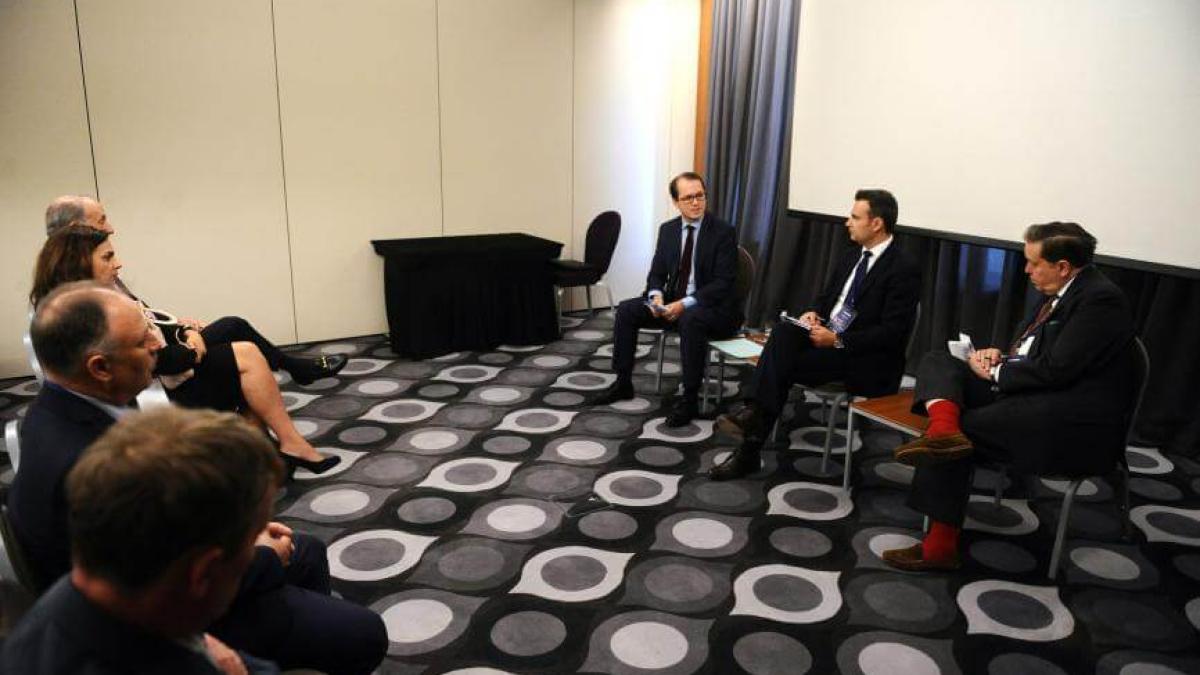 andi_cristea_macron_90984300