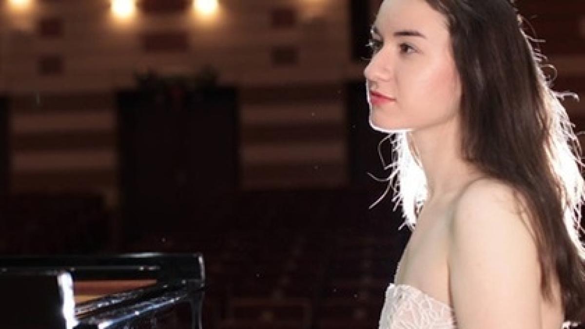 adela_liculescu_28926100