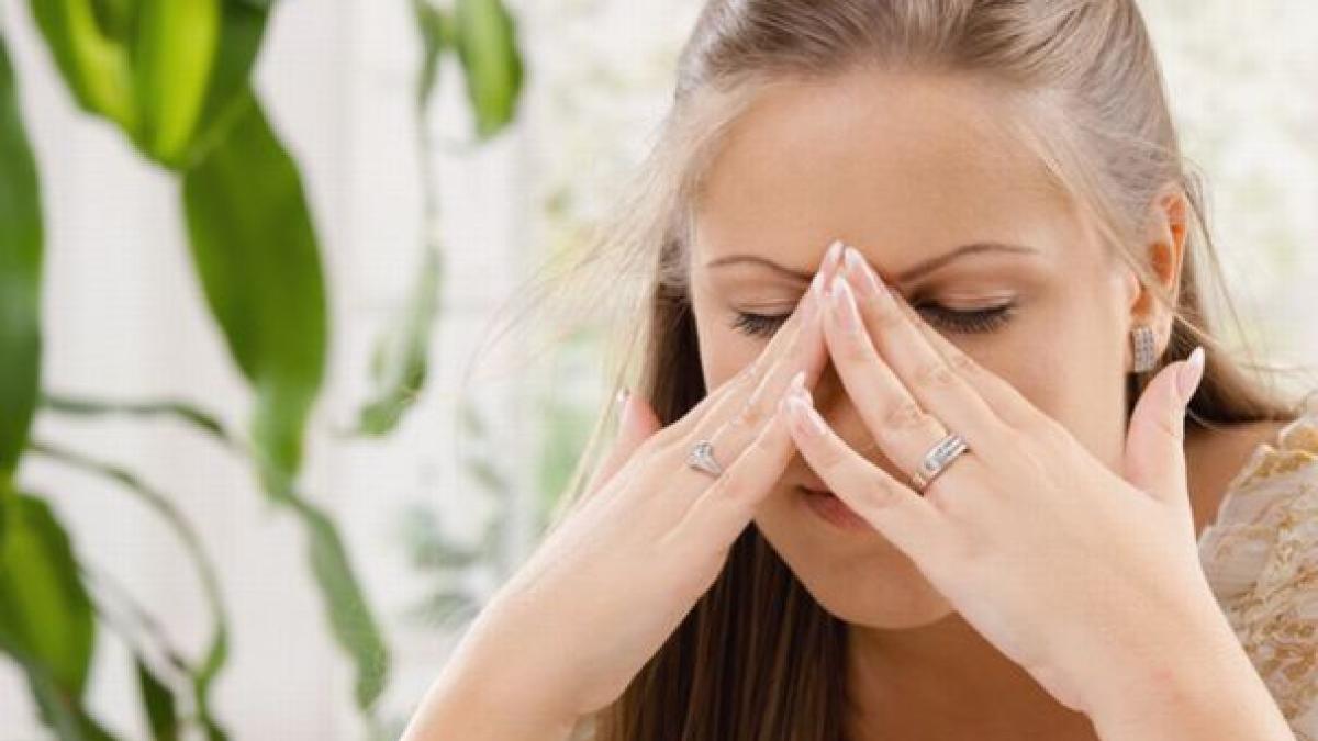 12_durere_maini_shutterstock_14571700