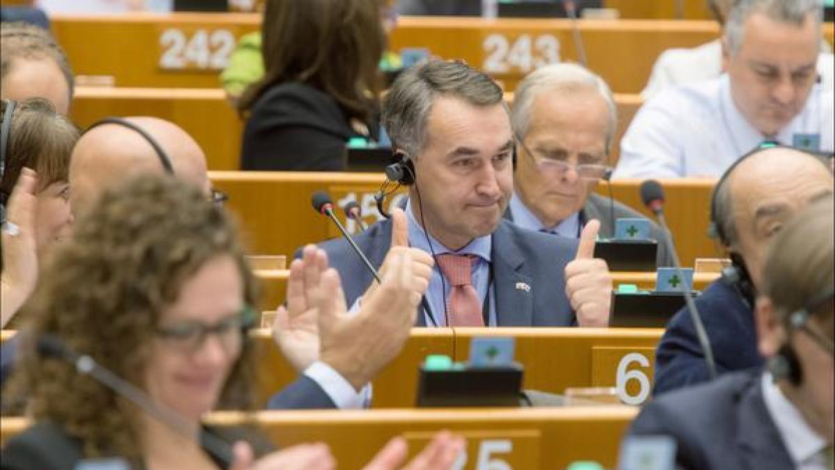 parlamentul_european_36092200