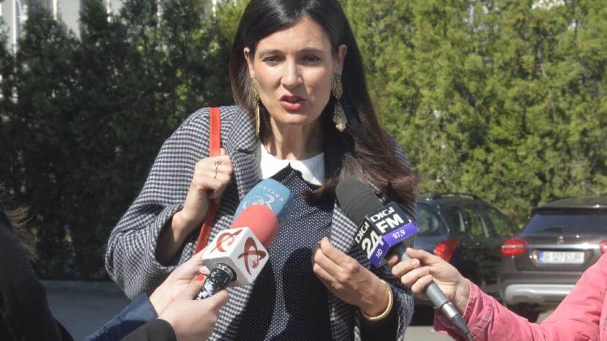 clotilde_armand_dcnews_rares_bogdan_31195600