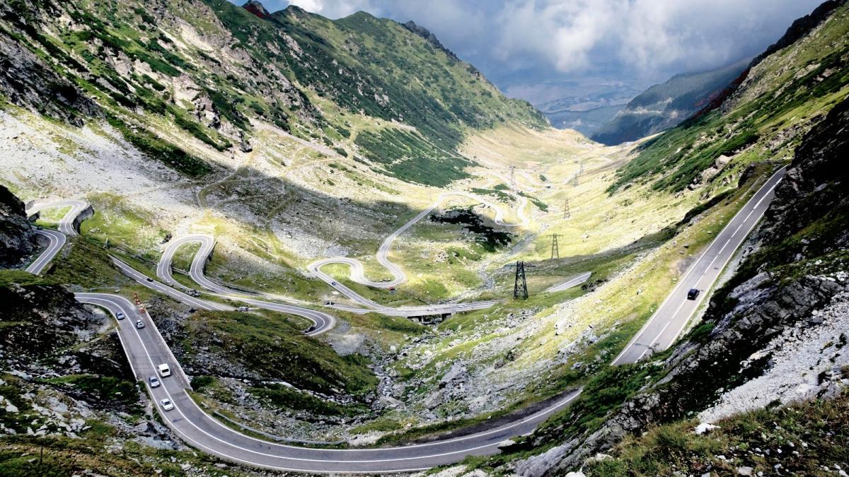 wide_view_over_the_northern_transfagarasan_93849000