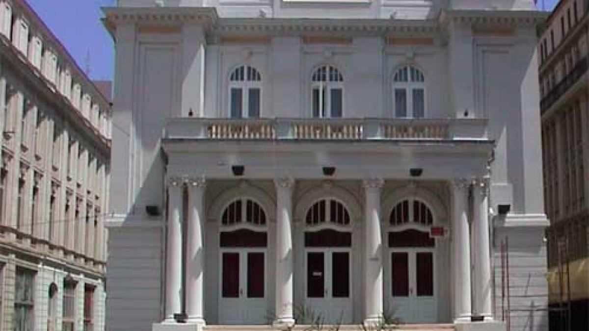 1_teatrul_odeon_fatada_79746200