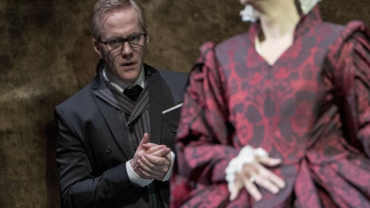 erik_arman_si_alexandra_deshorties___in_elisabetta__regina_dinghilterra_96985000