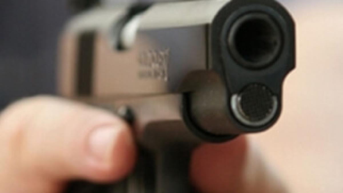 pistol_dcnews_14705500