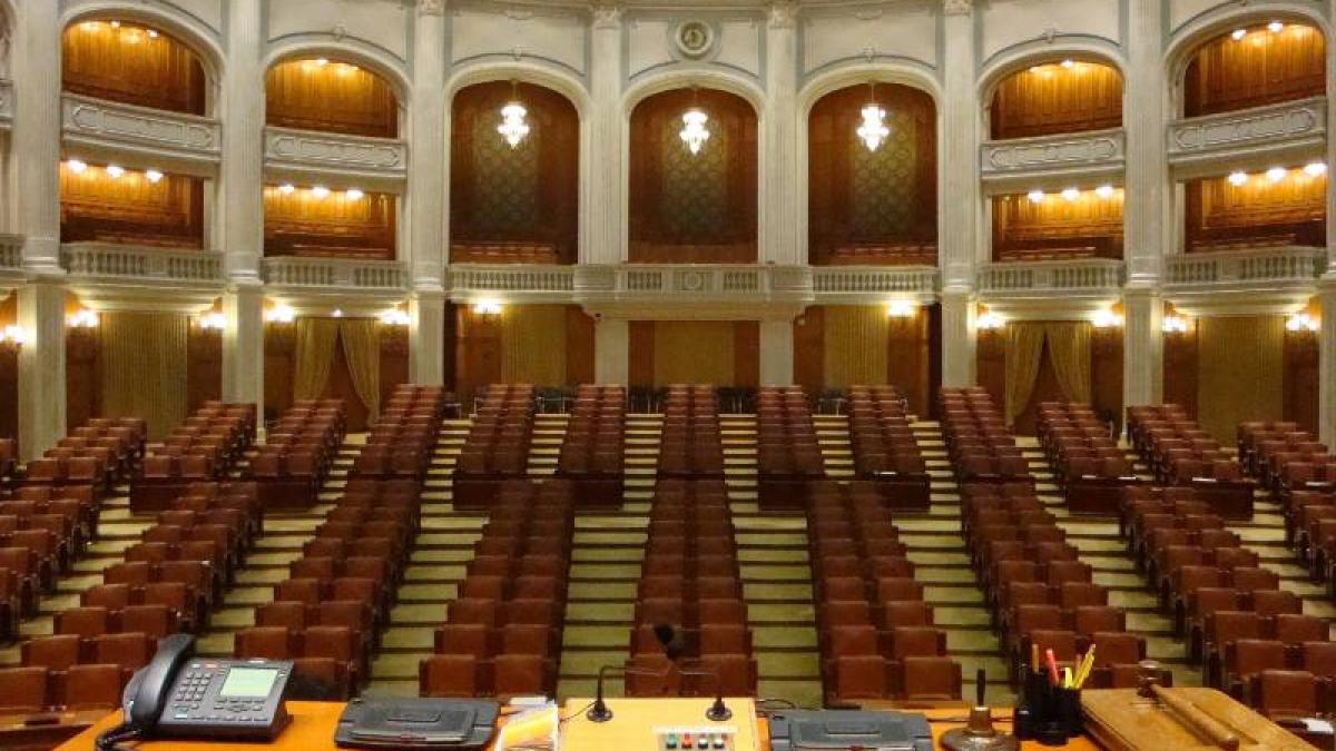 sala_parlament_26090800