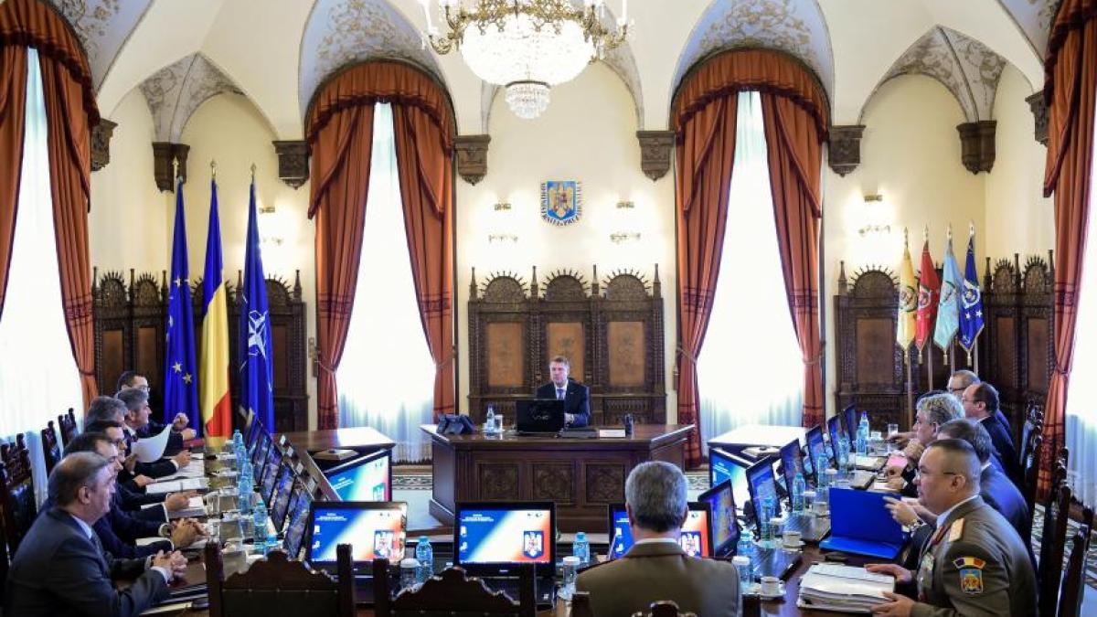 csat_iohannis_90012300