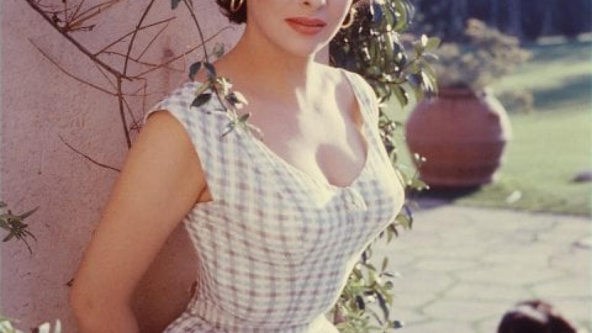 frumoasa_actrita_in_1955_22520900