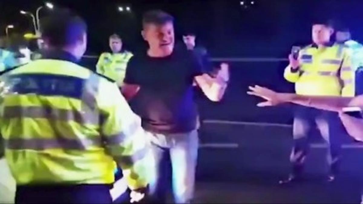 momentul_in_care_boureanu_este_facut_ko_de_politist_19063500