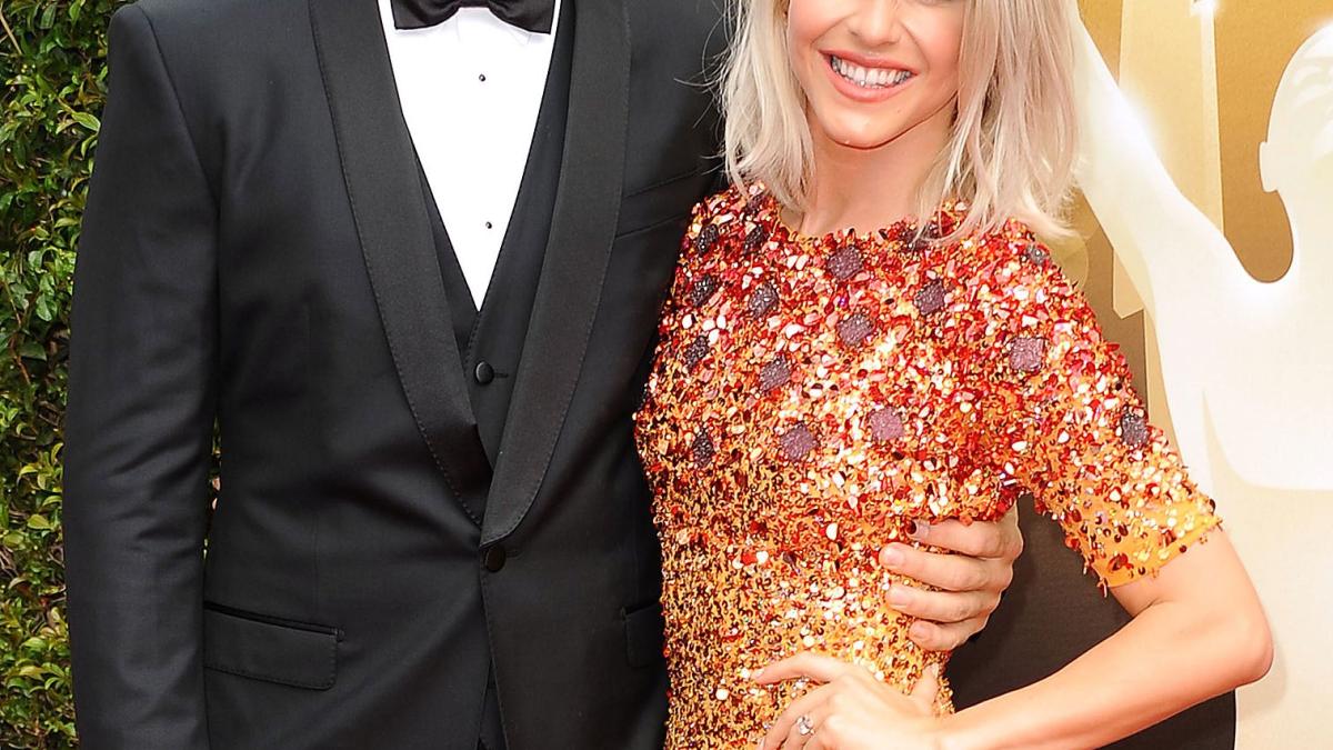 julianne_hough14_56860800