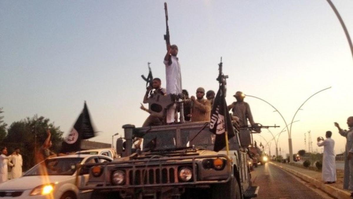 isis_mosul_parada_blindate_humvee_95147500